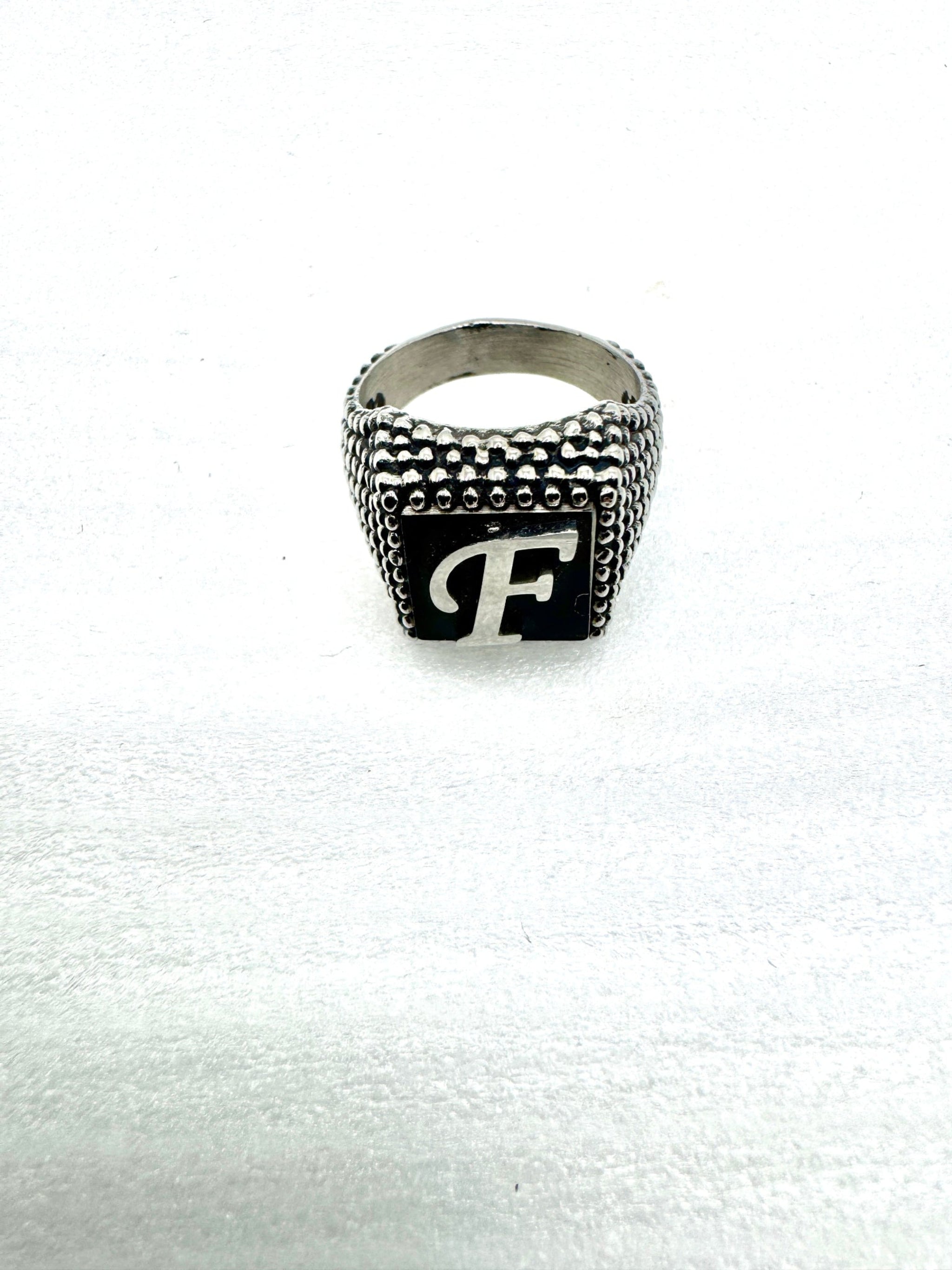 Anello Silver con iniziale F